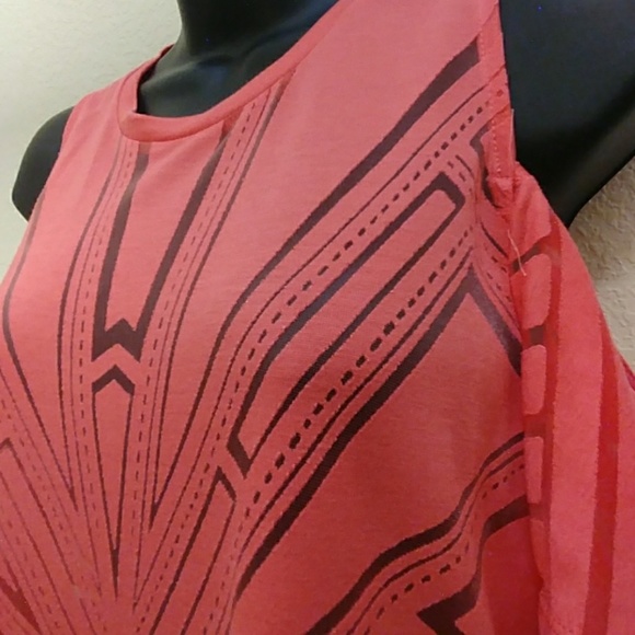 Bar 111 Cold Shouldered Cut Out Top - Picture 3 of 8